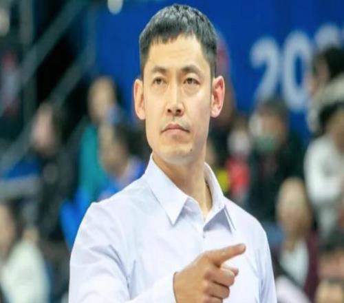 张庆鹏把北控带歪了！进攻对轰，却无防守，有两悍将也用不明白！