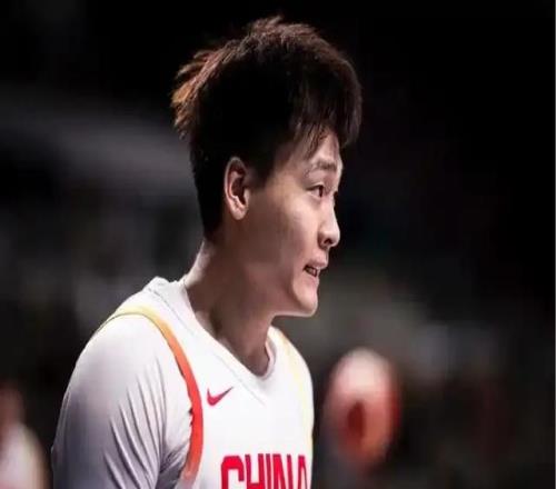 发表逆天言论之后，赵睿为何还能入选国家队中国篮球输不起了