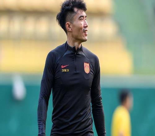 郑智即将接手青岛西海岸，能力不输邵佳一，两大中超名将会辅佐他