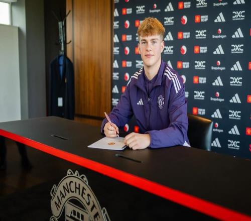 曼联官宣签一门将！阿莫林否认不信任青训，但不保证新帝星能出场