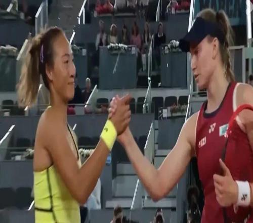 莱巴金娜让一追二逆转金花独苗，郑钦文：还没找到比赛感觉