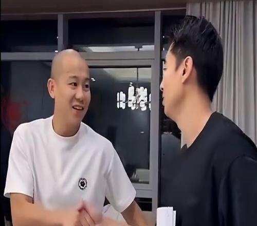 曾吐槽CBA根本没人看！百万粉丝网红曹芳自曝与同曦签试训合同