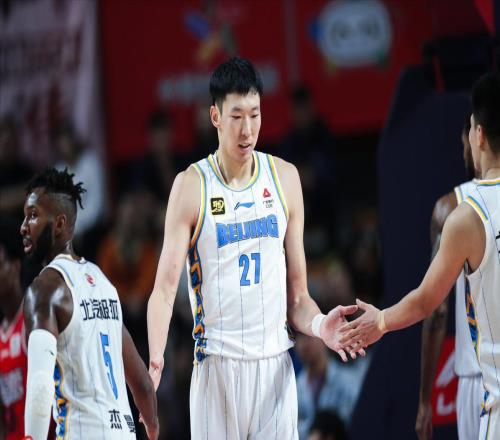 连续4场不超5分！伤病坑苦周琦队友，北京3分赢黑马，赵睿休战