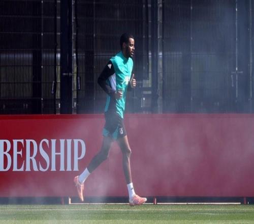 好消息，伤缺近三个月的伊萨克已回归场地训练