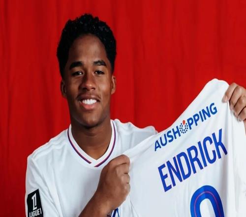 队报：恩德里克无缘里昂首秀，丰塞卡称其未准备好踢满90分钟