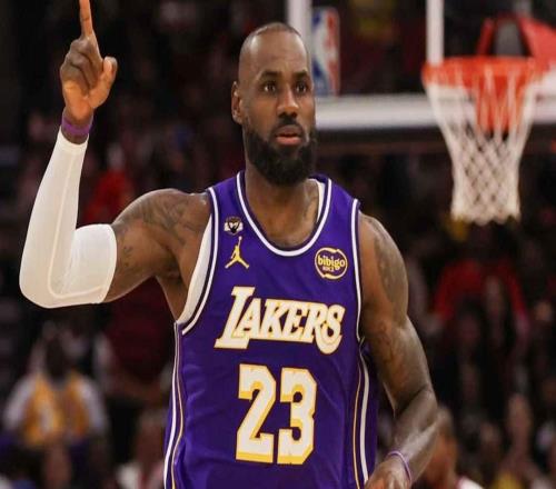 温德霍斯特：在湖人队战胜热火队后，詹姆斯依然对球队充满信心