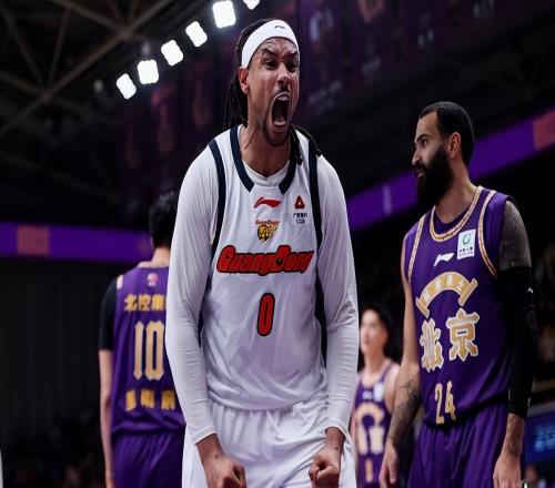 惊心动魄1分半，萨姆纳一锤定音，没徐师傅坐镇广东队很艰难