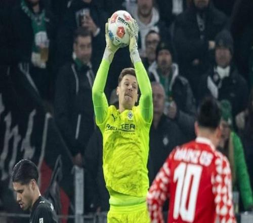 图片报：德国应征召门兴门将尼古拉斯，后者近5场德甲仅失1球