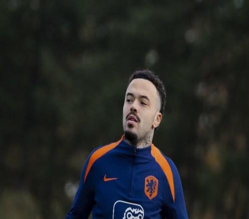 官方：荷兰队后卫哈特曼因病退出集训，不会随队出战波兰