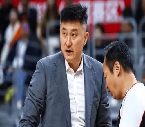 胜山东发布会！杜锋解析第三节崩盘，全程高情商，徐杰不满专注度