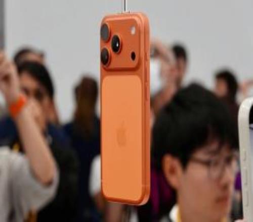 iPhone17系列卖爆！报告显示苹果将超越三星成为行业第一