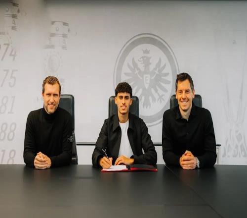 官方：法兰克福签下霍芬海姆边锋埃奇古亚布，签约至2031年