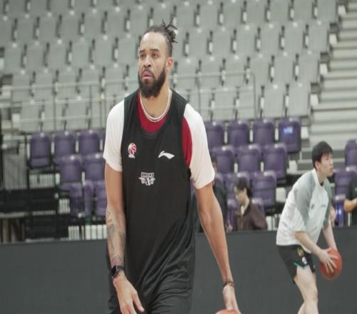 备战辽宁！麦基人气极高，曾凡博仍在恢复，许利民强调防守执行力