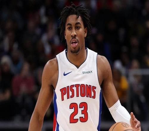 一次意外重伤，他从二当家降为替补