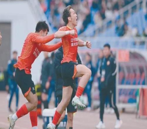 蛰伏八年归来！辽宁铁人中超首秀战劲旅