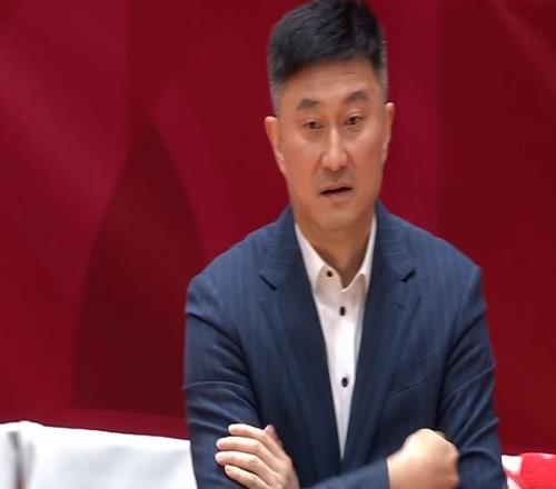 广东今日早报！杜锋深夜发声，胡明轩拒绝轮休，崔永熙更新康复