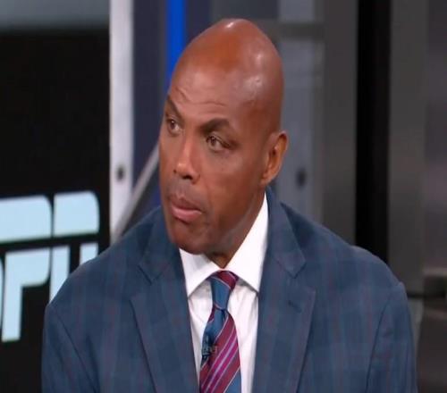 巴克利：阿德巴约该庆幸他在2026年打球，在过去我们会“杀”了他