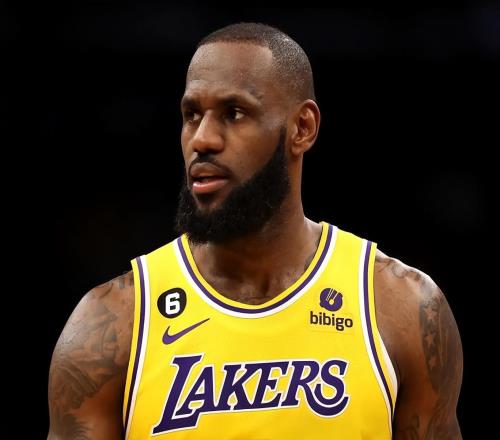 1年3950万！3年1.27亿！最危险球星诞生，别怪NBA对你无情