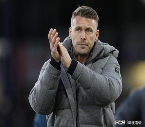 首胜！英超暗流涌动，阿森纳扩大领先优势，曼联力助狼队提振信心