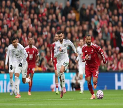 太玄幻！8分分差3轮抹平，曼联反超利物浦，阿莫林真比斯洛特牛