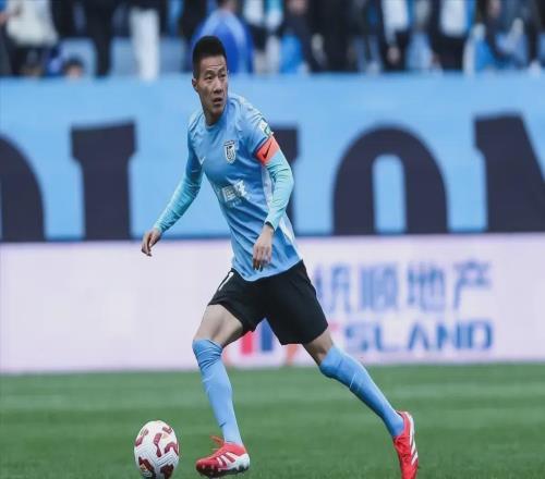 80后中超老将盘点！把青春献给大连足球，绿茵场的坚守者吕鹏！