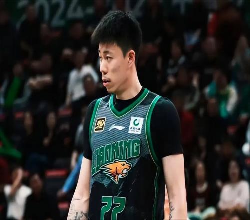 CBA：7人续约冲四强，张镇麟两国手级加盟，顶薪续约中锋