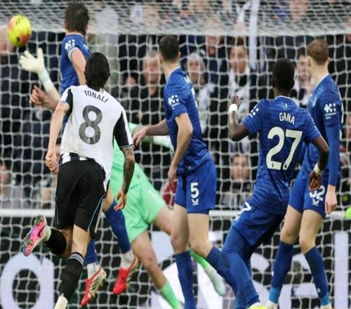 一场23，上演极限绝杀，英超土豪倒下，7亿豪阵也没用