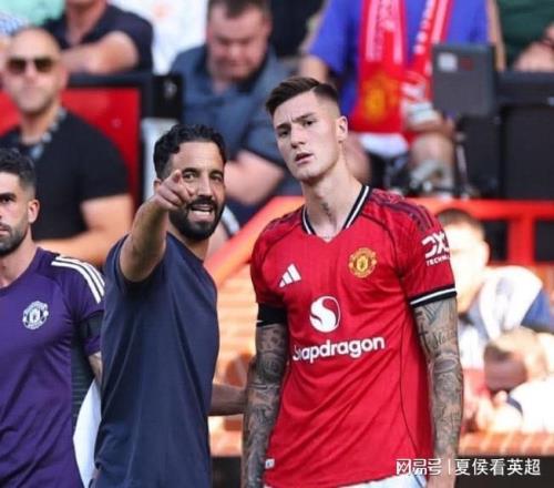 2.2亿欧三叉戟3场1球，奥纳纳低级失误，阿莫林的三中卫先崩盘了