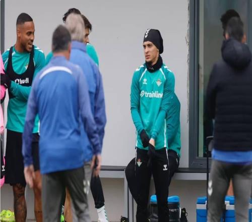 阿斯：安东尼回归了贝蒂斯的训练，他已准备好首发出战皇马