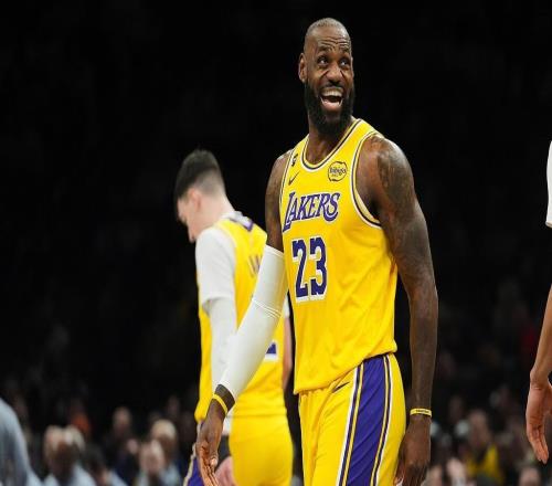 高效，詹姆斯登场30分钟16中10拿下25分3板7助，正负值+24