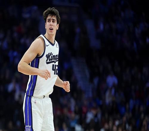 国王先发阵容中唯一表现正常的球员，他给快船制造了一定的威胁