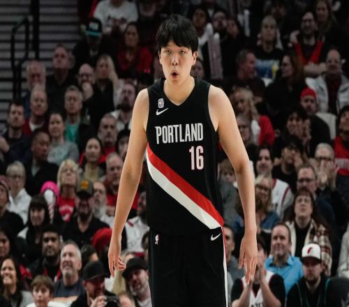拿到个人NBA生涯首分！杨瀚森迎NBA常规赛首秀