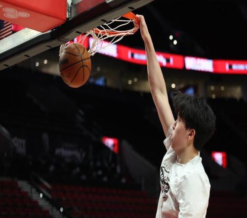 开拓者VS火箭二番战，杨瀚森再战杜兰特，教练表态，小杨目标8+5