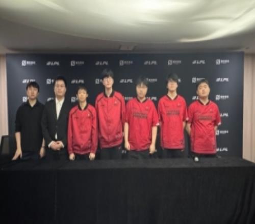 FPX赛后群访Jiejie：感谢大家的支持希望明年大家会变更好