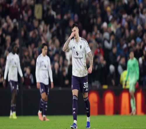 8500万打水漂曼联新援2分钟离谱2失单刀！队友气炸，近3个月0球