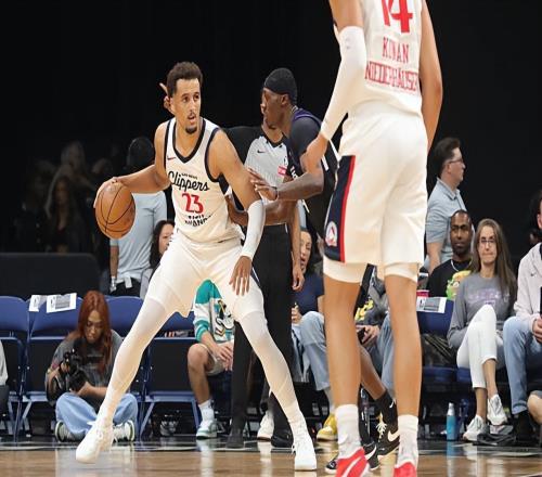 单场出现8次失误！快船二队锋线新星的稳定性还是差了一些