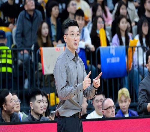 新疆男篮开盲盒！引进NBA发展联盟后卫，刘炜积极补救