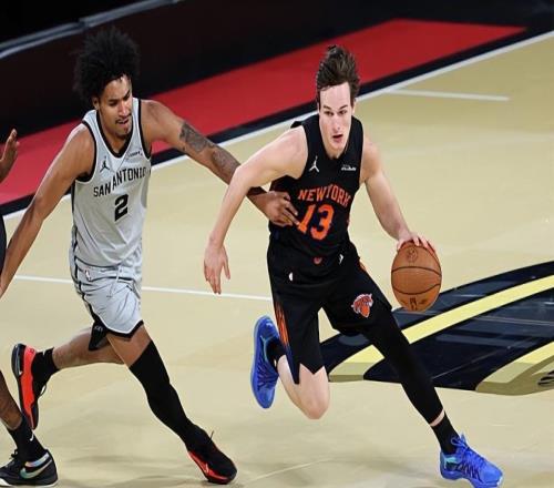 NBA杯决赛中完成了大爆发，尼克斯后场新星能否找到自信心