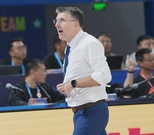 再次出山曝王晗重返CBA执教，有望加盟新疆男篮