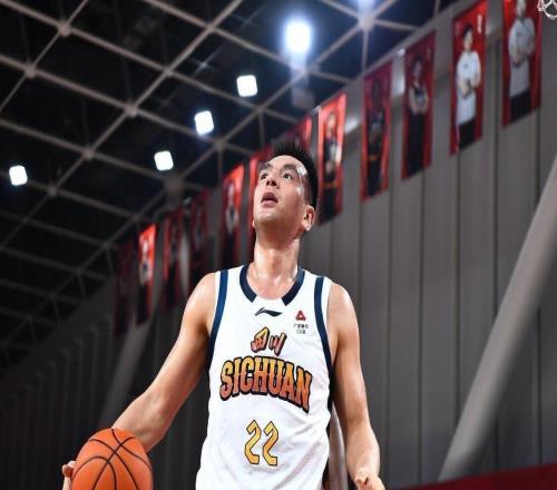 CBA联赛：北京终结广东不败金身卫冕冠军7连胜四川9连败