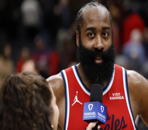 哈登加盟骑士，球队首发出炉，听听媒体专家怎么评价