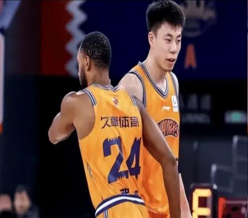 连签2小外，只剩一个换外援名额！排名第12令辽篮病急乱投医