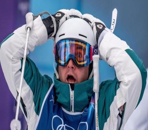 澳大利亚选手库珀伍兹摘得自由式滑雪雪上技巧金牌