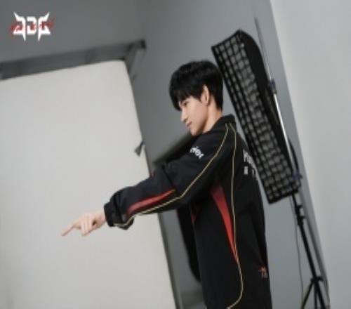 我才是真的天才中单！HongQ加盟JDG后再度逮捕Creme