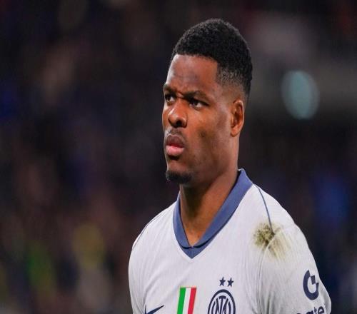 米体：邓弗里斯脚踝严重损伤，将在今天决定是否手术