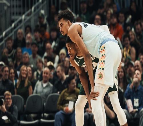 场均33.8分12板6助，连破NBA历史纪录！独木难支，球队该放你走了