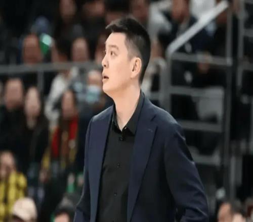 实锤了杨鸣未与全队前往四川，这套阵容谁来都难执教！