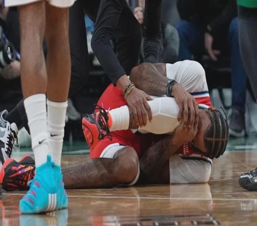 右膝韧带受伤！至少休战6周！快船遭遇沉重打击