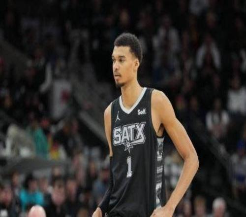 5胜0负！文班化身超级第六人马刺延续传统再冲冠