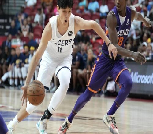 篮网签下曾凡博，这是NBA的敲门砖，还是为中国赛造势